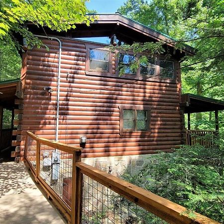 Mountain Joy -Private Treehouse Style Cabin That Sleeps 4-Free Tickets Gatlinburg Exterior photo